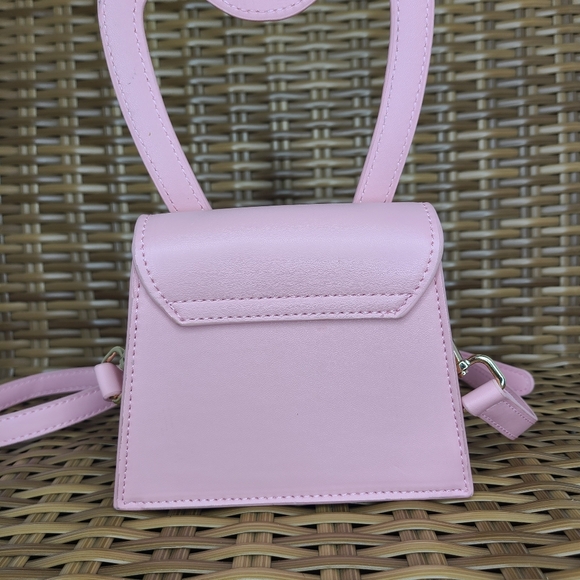 Truly X Barbie Limited Edition Pink Mini Bag Heart Shaped Handle & Crossbody - Picture 6 of 16